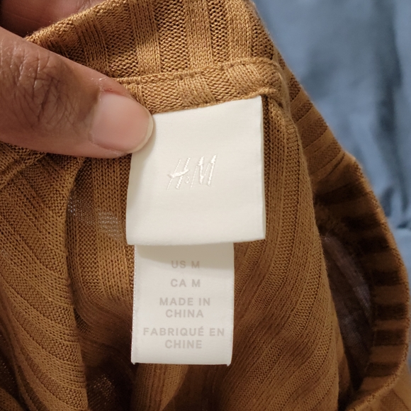 NWOT Ribbed Top - Picture 4 of 8